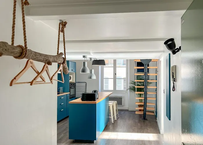Apartment Elegant T3 Avec Vue Sur Le Port De Toulon